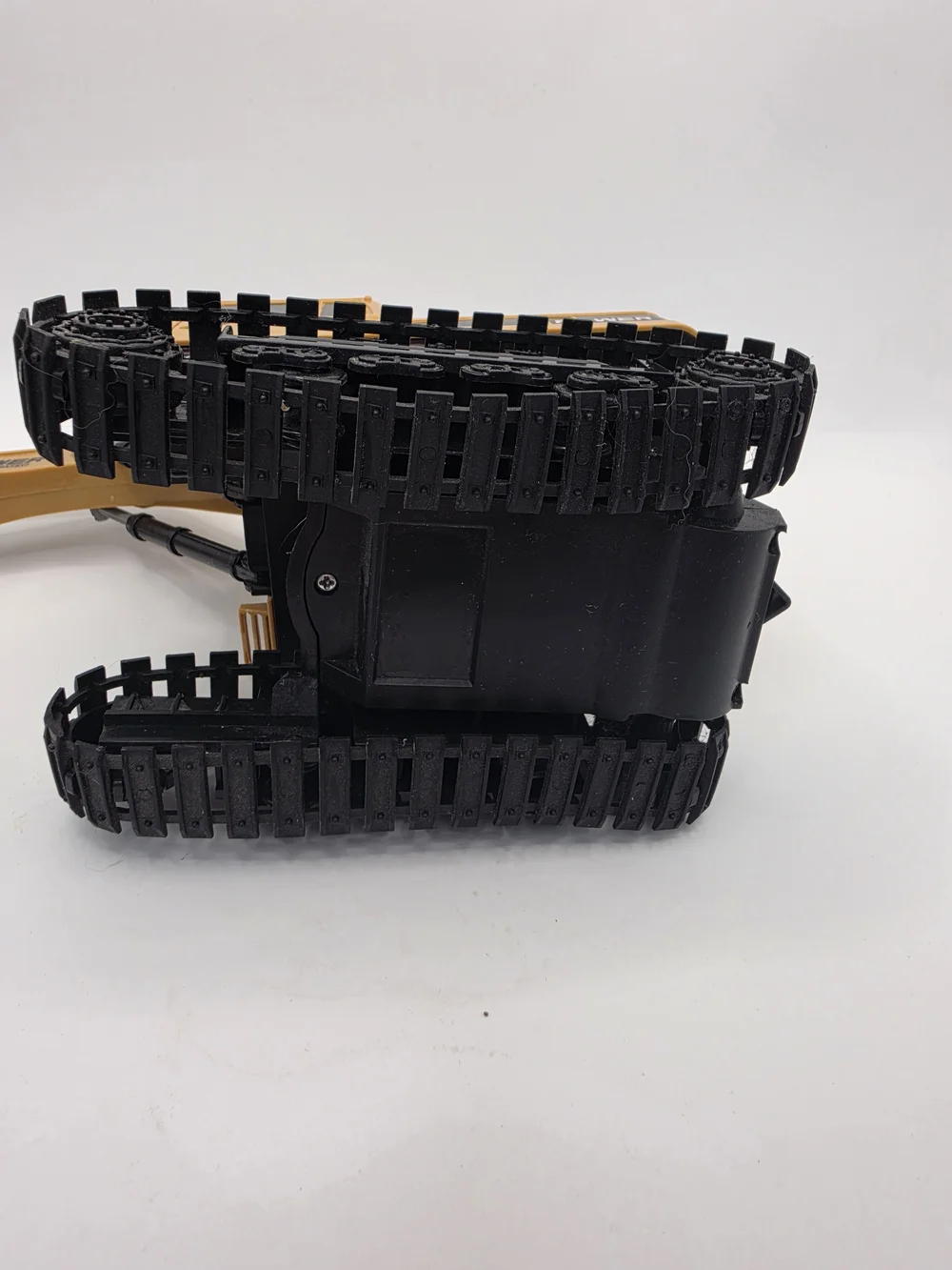 Power Professional RC Excavator With Movable Arm And Bucket Rubber Track Tires